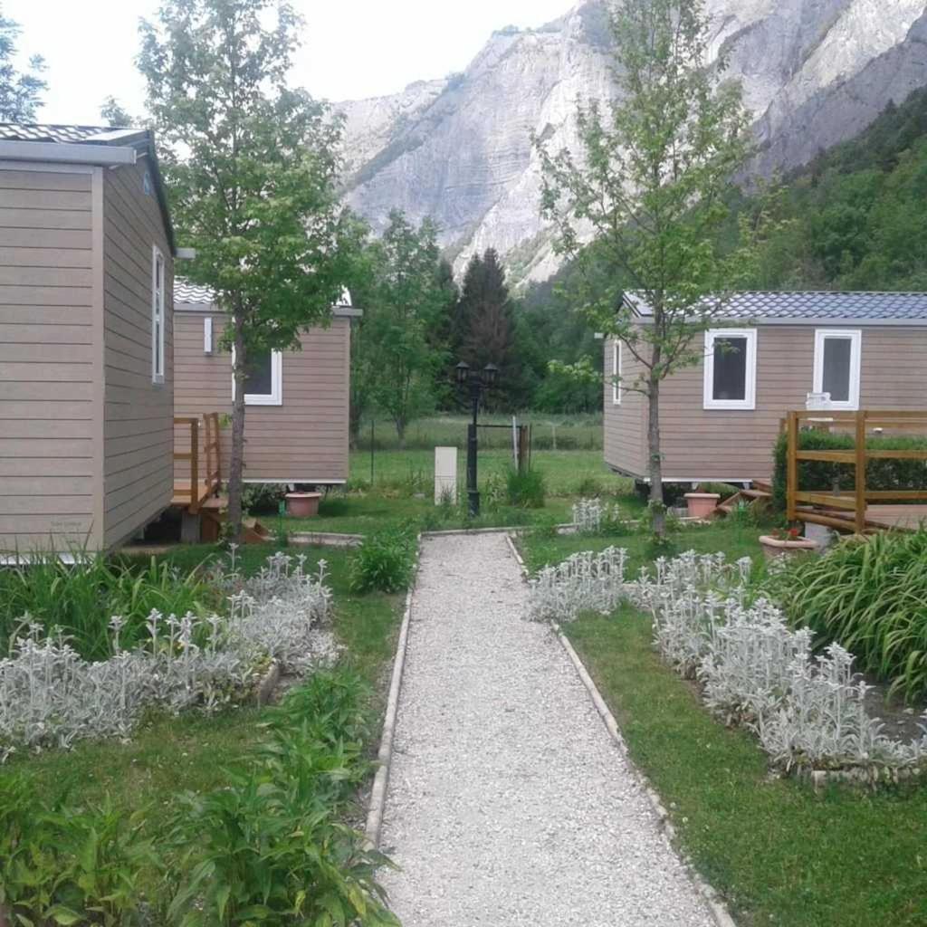 Camping 5 Etoiles - Piscine - Eeceff Le Bourg-dʼOisans Exteriör bild